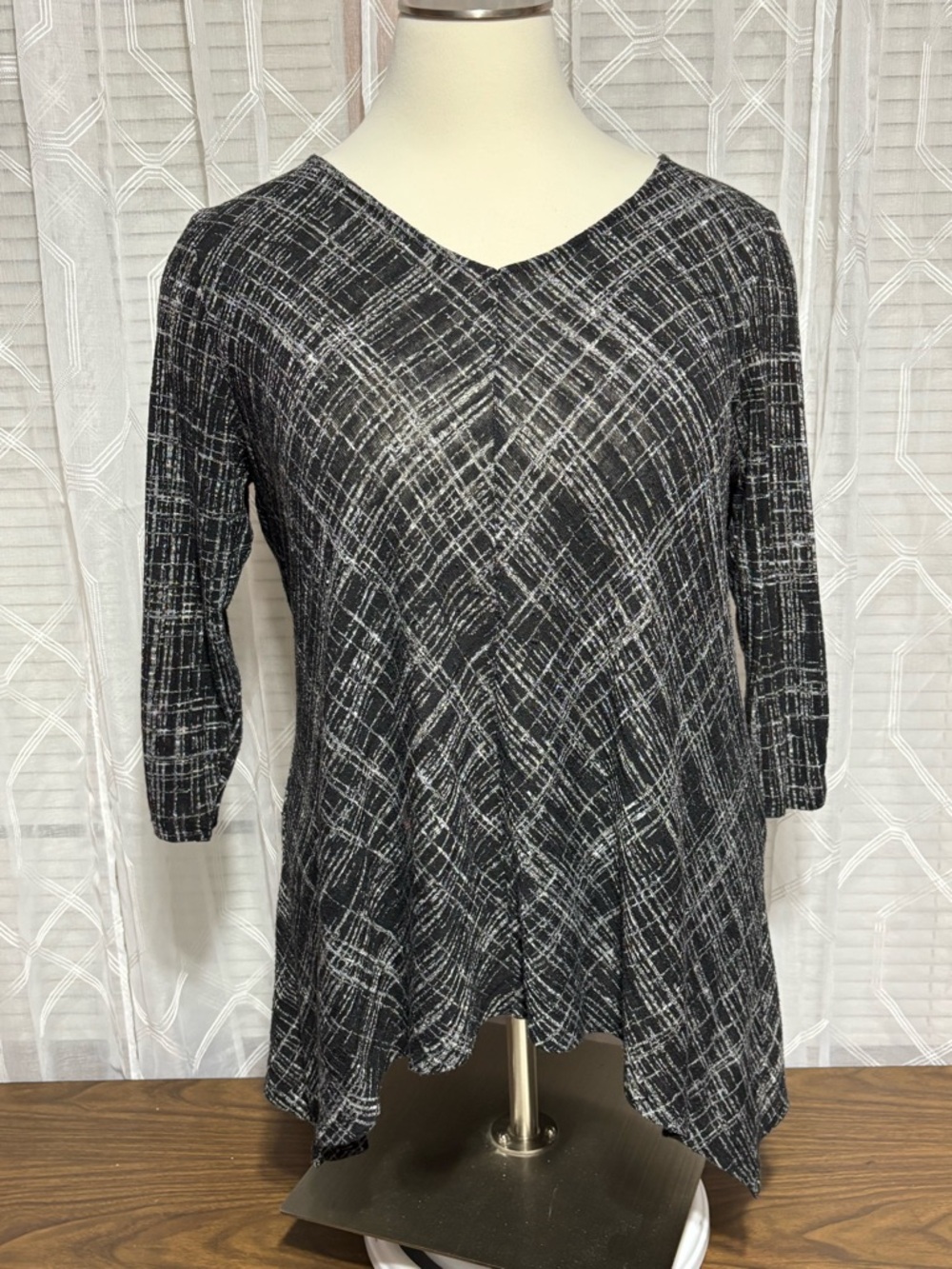 ALYX 3X Women’s Black & White V-Neck Tunic Top 26 p2p 29-34”L 3/4 length sleeve
